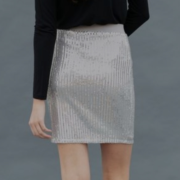 Evy's Tree Silver Sequin Skirt with Bow - Picture 7 of 7